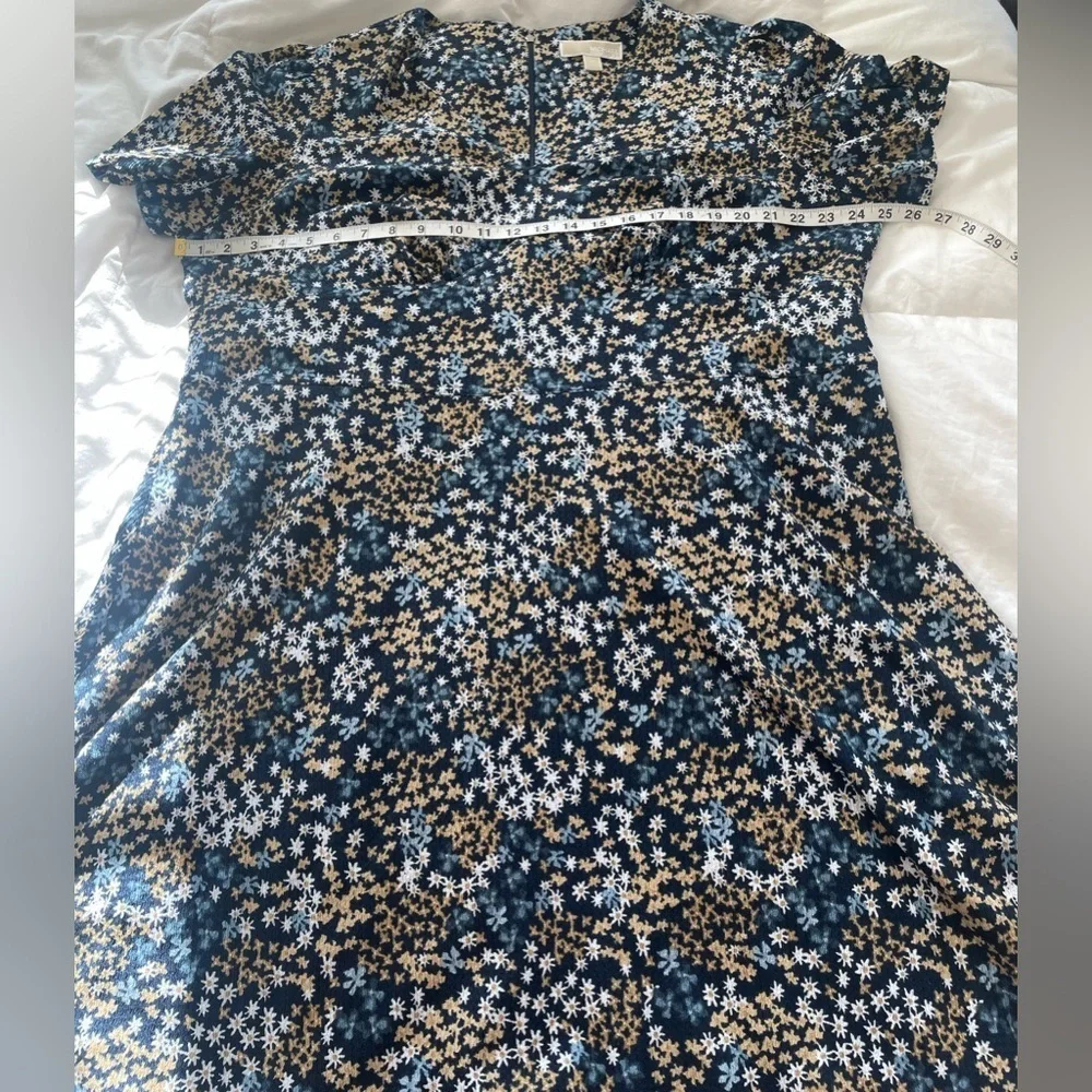 Michael Kors Floral Print Short Sleeve Dress Navy Blue Tan White Daisy Pattern